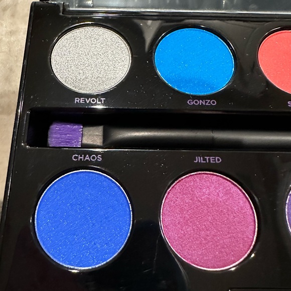 Urban Decay Electric Palette - Picture 3 of 6